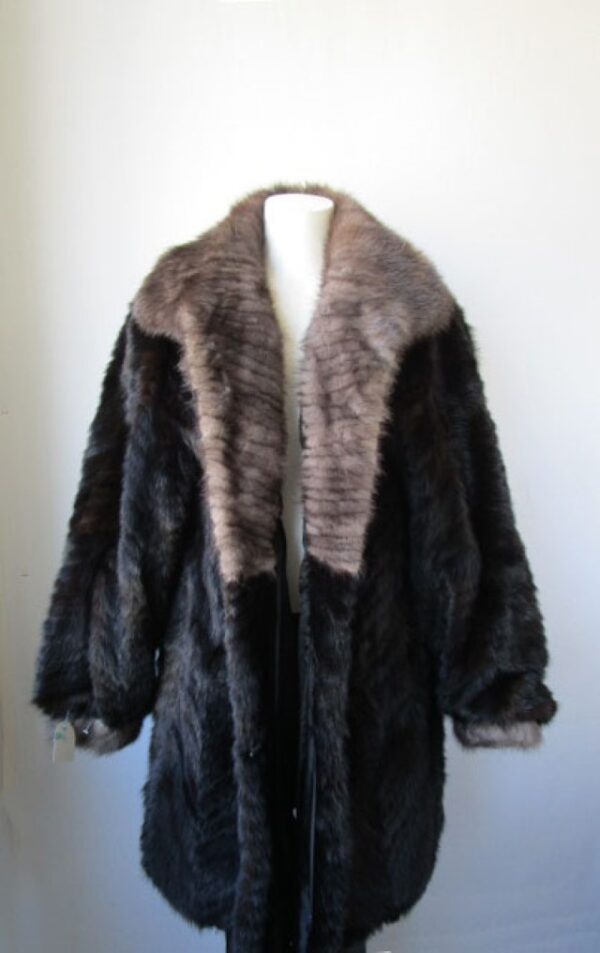 Mink Fur Coat Mint Sz 8 Natural Dark Ranch & Blue Iris - Image 4
