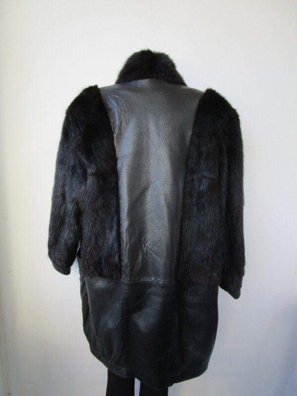 Women's Black Leather Coat Jackat with Muskrat Fur Woman Sz 14 - Image 4