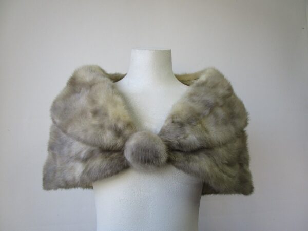 Women's Sapphire Mink Fur Stole Cape Wrap MINT Women Sz Small - Image 2