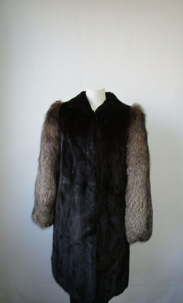 Women's Sz 6 Black Mink Fur Coat Jacket with Silver Fox Fur MINT+ Woman - Image 2