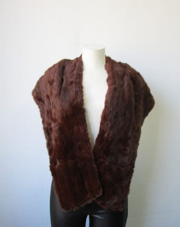 Women's Sz M Squirrel Fur Stole Wrap Cape Wedding MINT Woman Dark Burgundy - Image 4