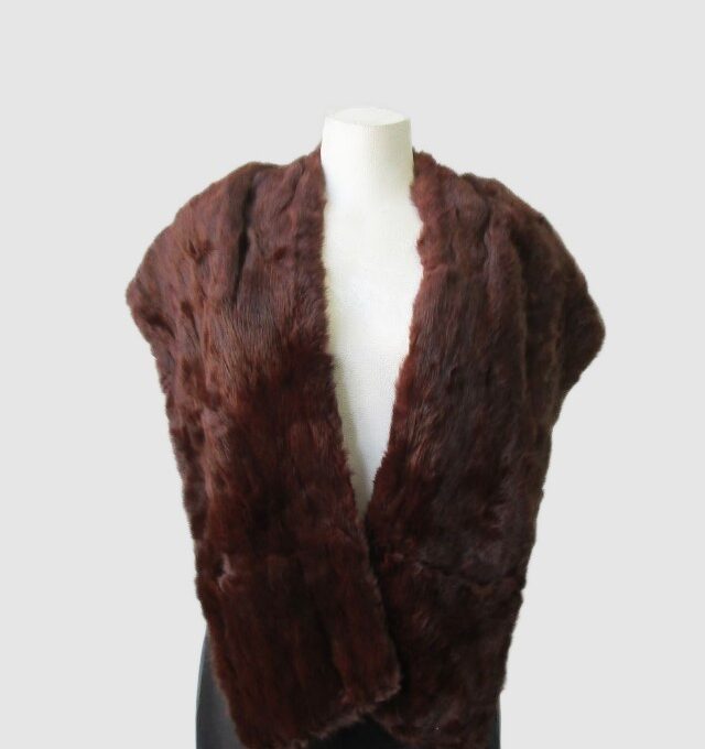 Women's Sz M Squirrel Fur Stole Wrap Cape Wedding MINT Woman Dark Burgundy