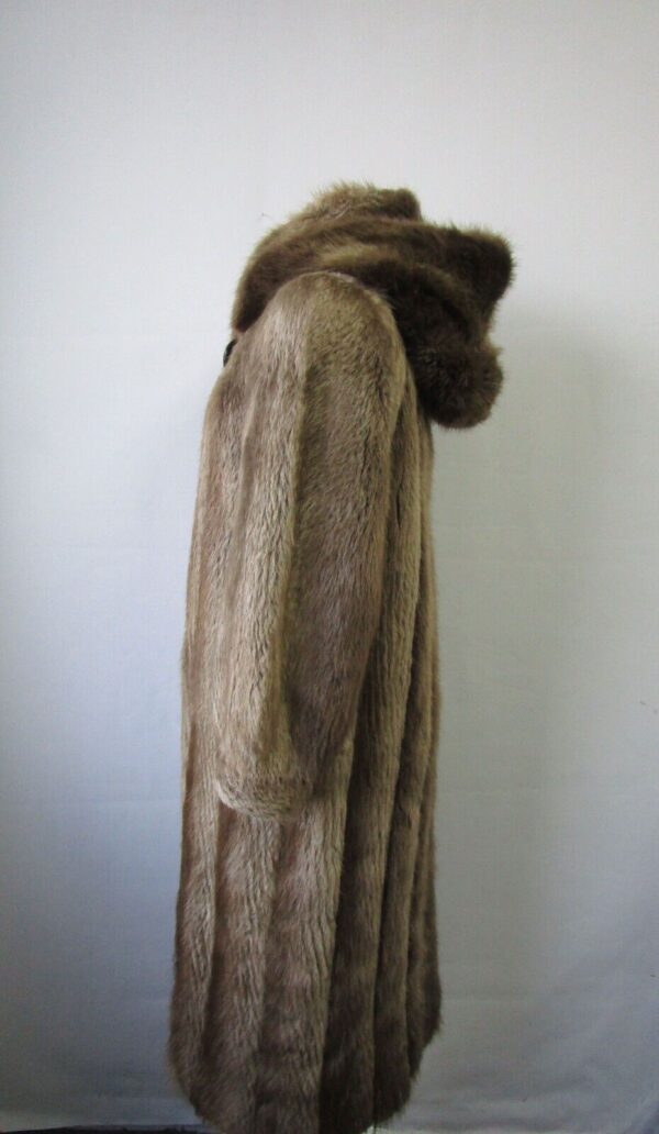 Women's Sz 8 Beaver Fur Coat Jacket HOOD MINT+ Woman - Image 3