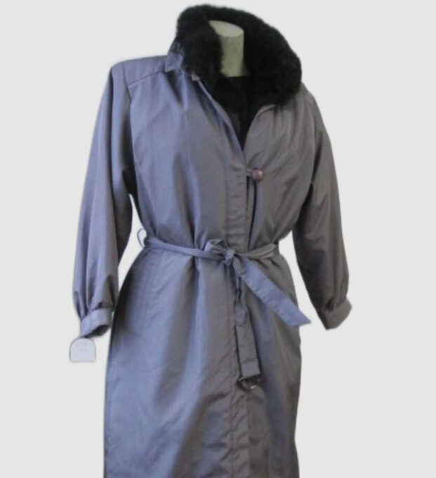 Women's Sz 10 MINT Raincoat with Detachable Opossum Fur Vest Lining
