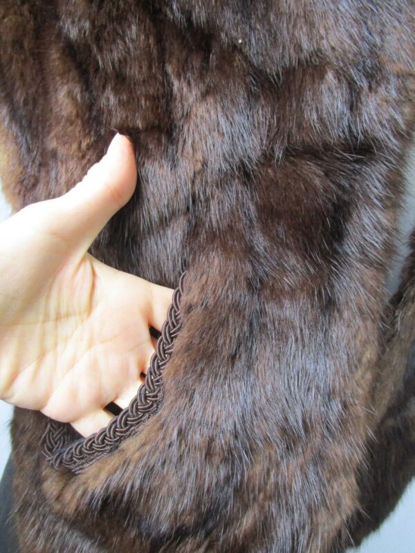 Women's Sz M Muskrat Fur Stole Wrap Cape MINT+ Woman - Image 2