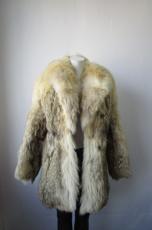 Women's Sz 4 Coyote Fur Coat Jacket with Fox and Hood Mint+ Woman - Image 4