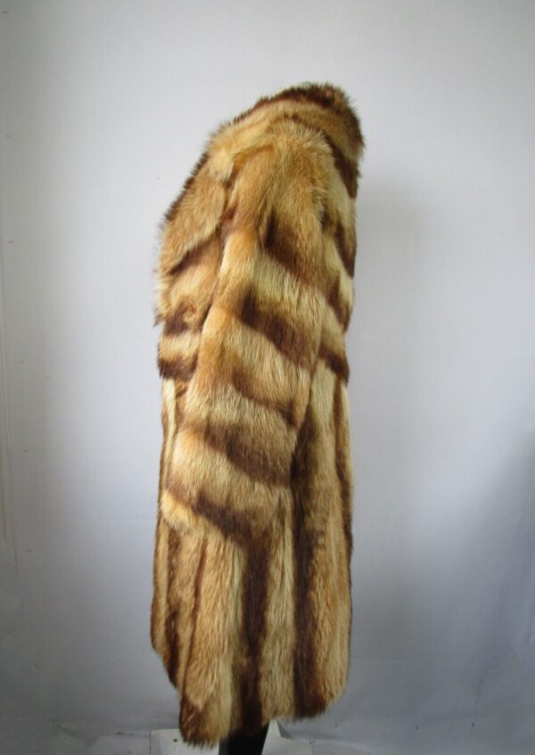 Women's Sz 4 Tanuki Raccoon Fur Coat Jacket MINT Woman - Image 5