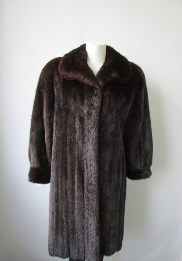 Women's Sz 6 Canadian Dark Ranch Mink Fur Coat MINT Woman - Image 2