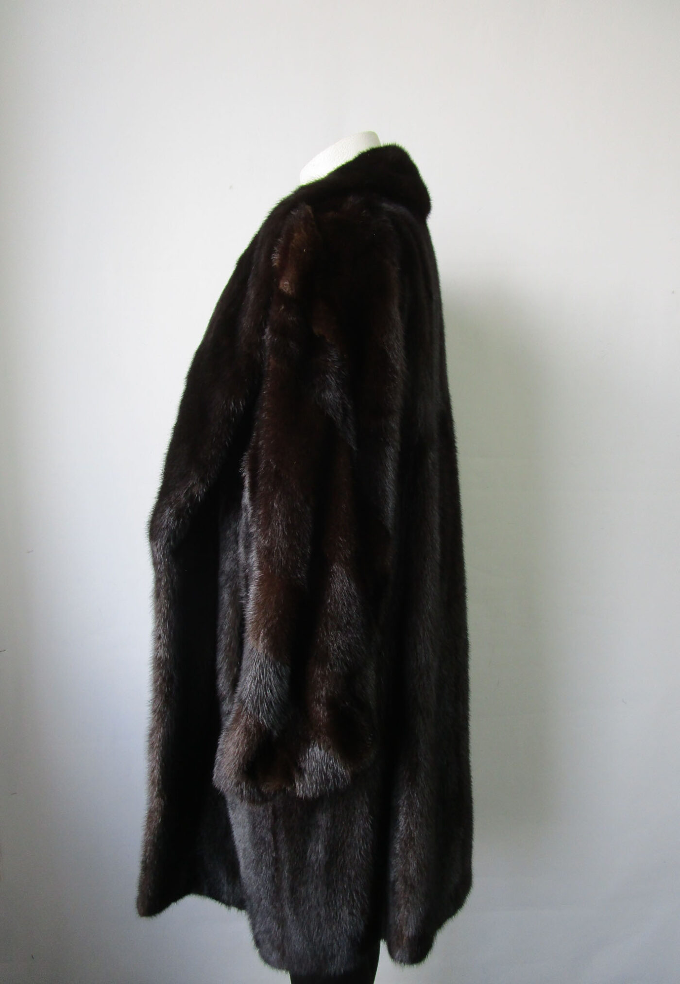 Women's Sz 10/12 Canadian Natural Dark Ranch Mink Fur Coat MINT Woman - Image 4