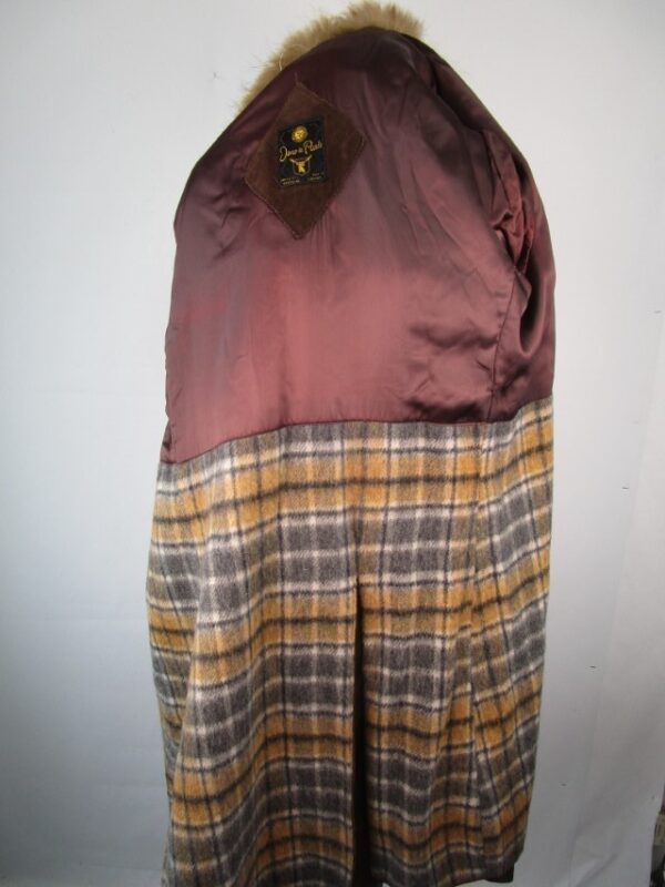 Women's Sz 10 Brown Suede Coat with Raccoon Fur Collar MINT Woman - Image 7