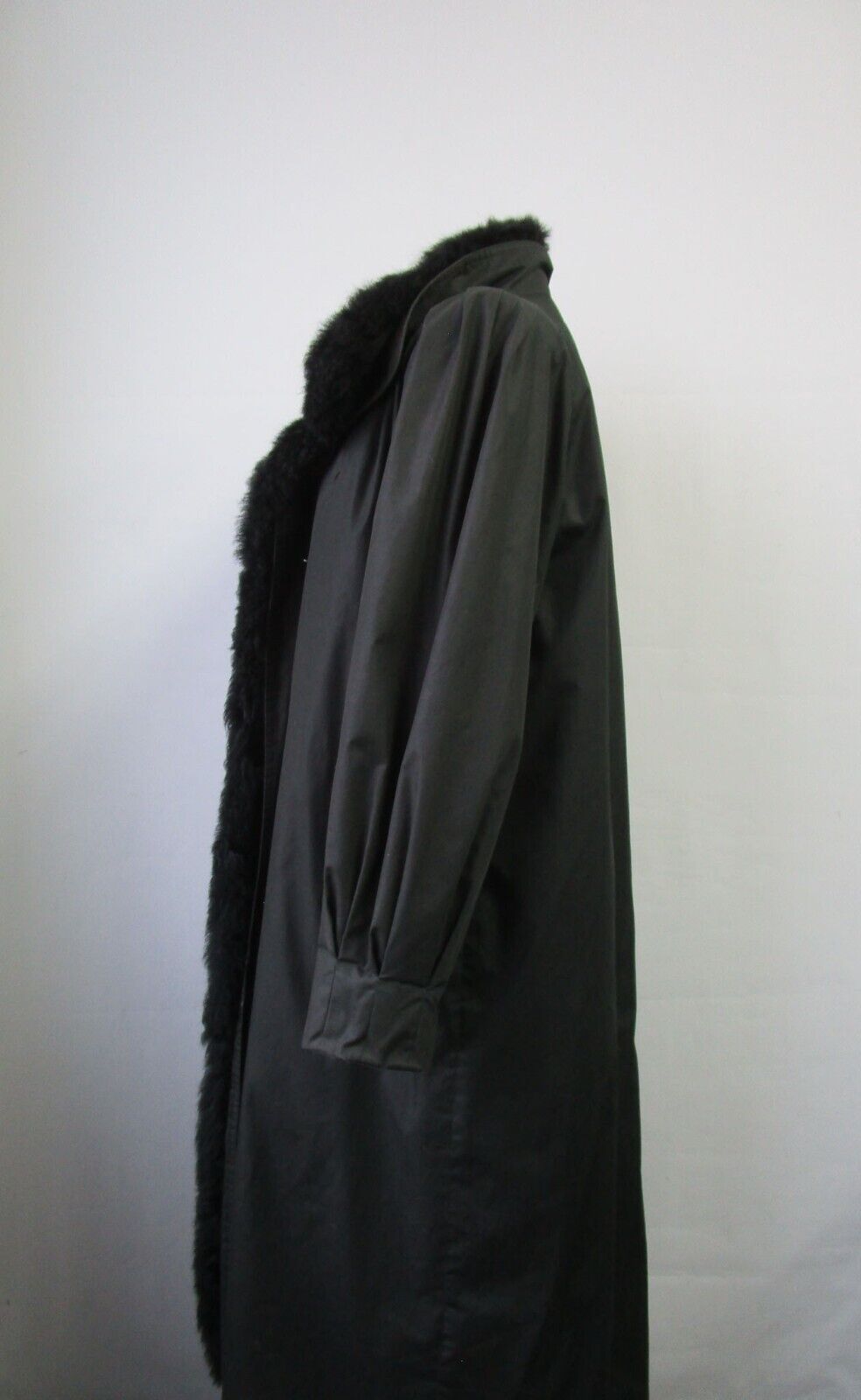 MINT Raincoat Black Opossum Fur Vest Women's 14 - Image 2