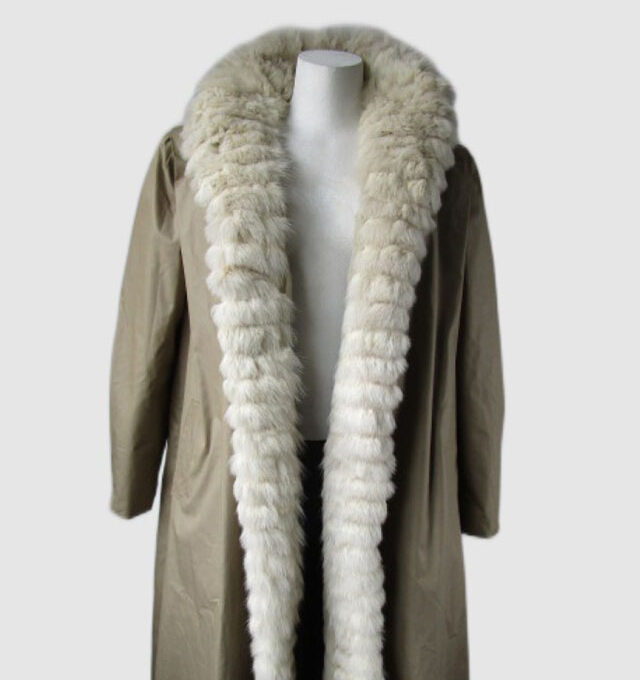 Women's Sz 10/12 M/L MINT Raincoat with Detachable Sheared Rabbit Fox Fur Vest