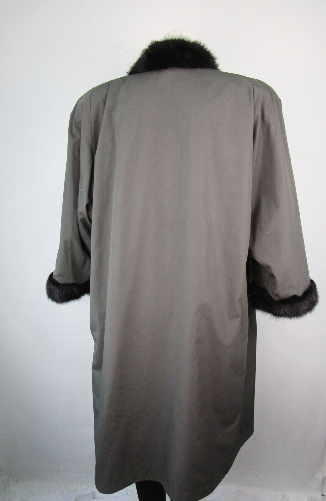 Muskrat Fur Reversible Raincoat MINT+ Women's 12 - Image 5