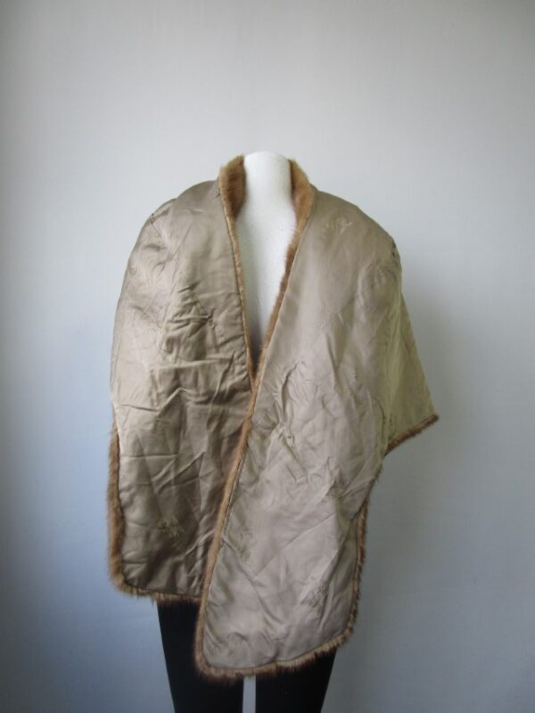 Women's Mink Fur Stole Wrap Cape in Fur in MINT Wedding - Image 5