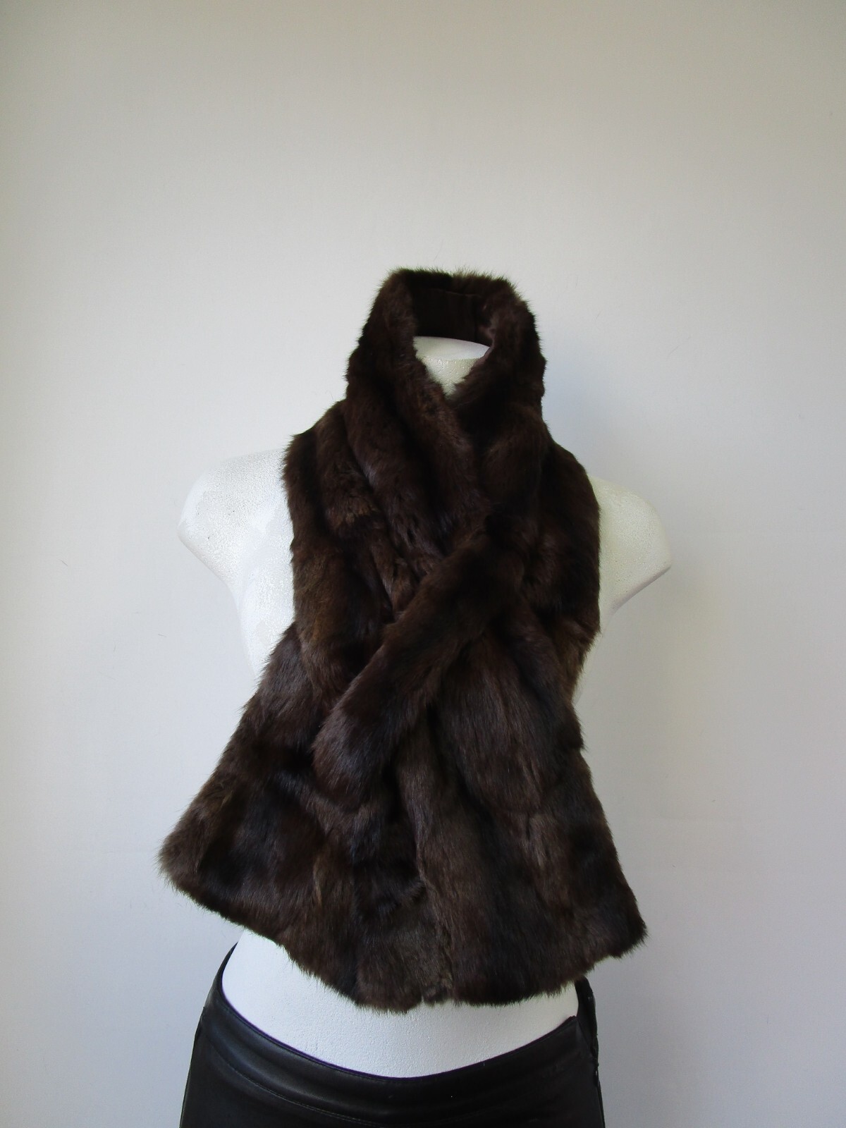 Unisex Squirrel Fur Collar Scarf SHOWROOM NEW - Image 3