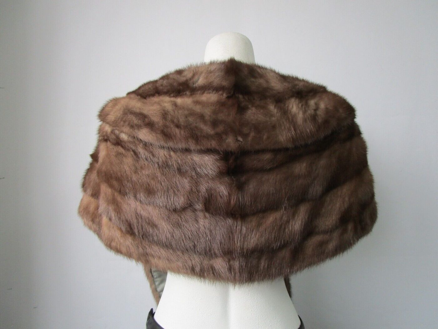 Women's Vintage MINT Lutetia Mink Fur Shawl Stole Wrap Cape WEDDING Woman - Image 2