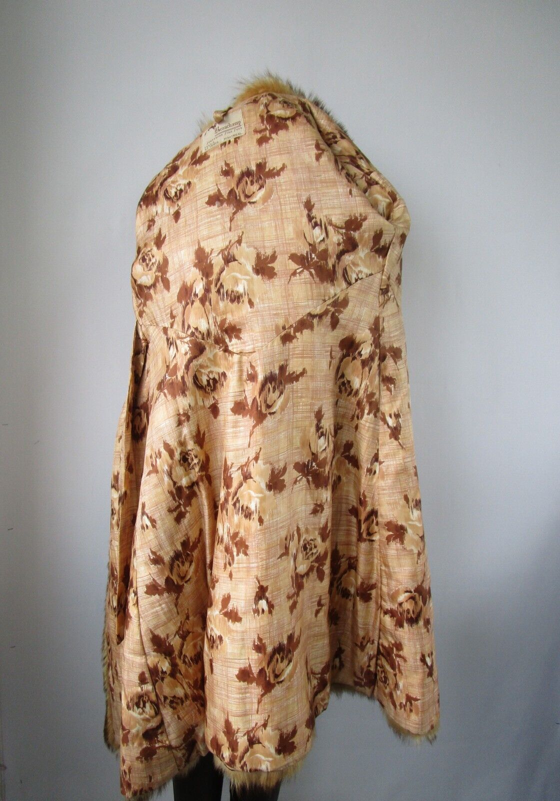 Tanuki Raccoon Fur Coat Jacket MINT Women's Sz 4 - Image 6