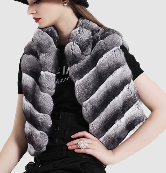 Women's S Chinchilla Fur Vest New - Image 2