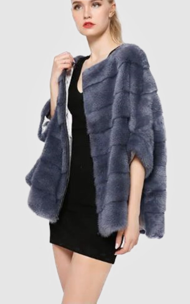 Women's Sz M Brand New Blue Mink Fur Sweater Poncho Cape Bolero Jacket Coat - Image 3