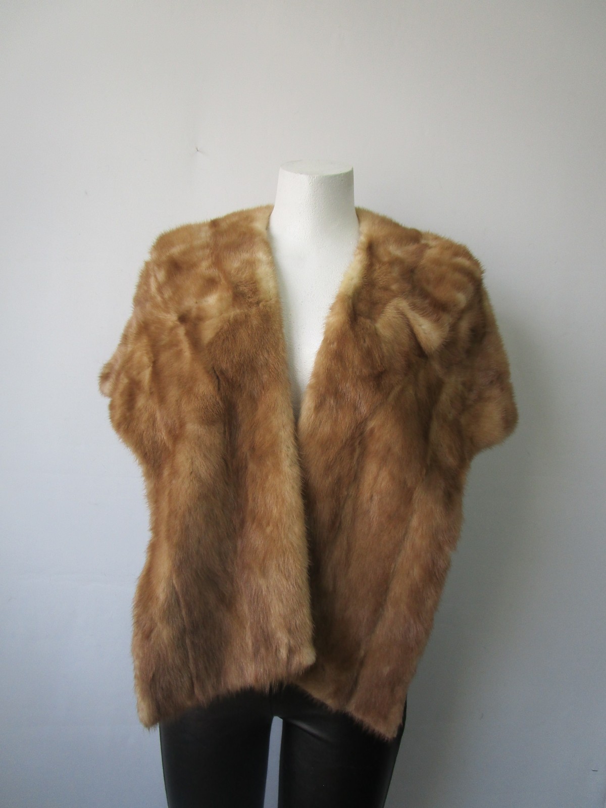 Women's Real Mink Fur Stole in Fur in MINT Large WEDDING - Image 2