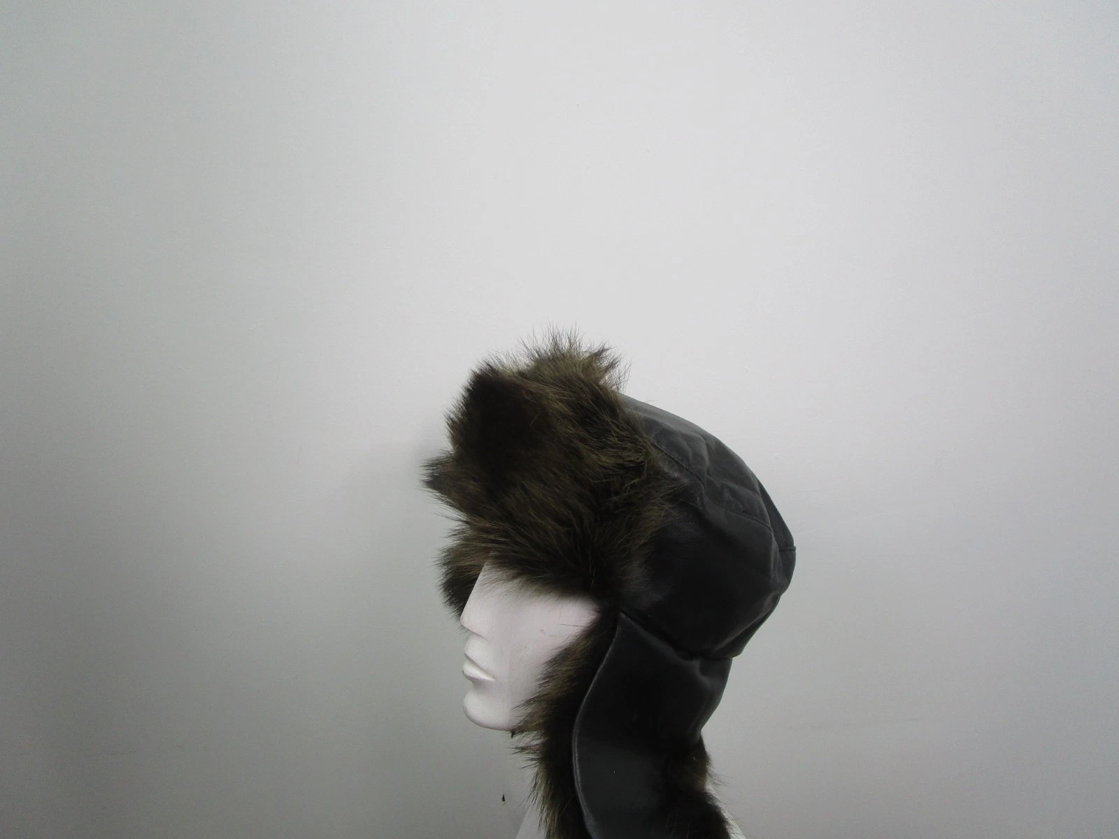 Men's L Black Leather Raccoon Fur Trapper Hat MINT - Image 4