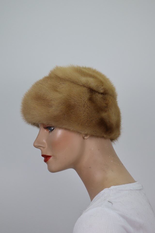 Women's Sz 22" Pastel Mink Fur Hat MINT - Image 3