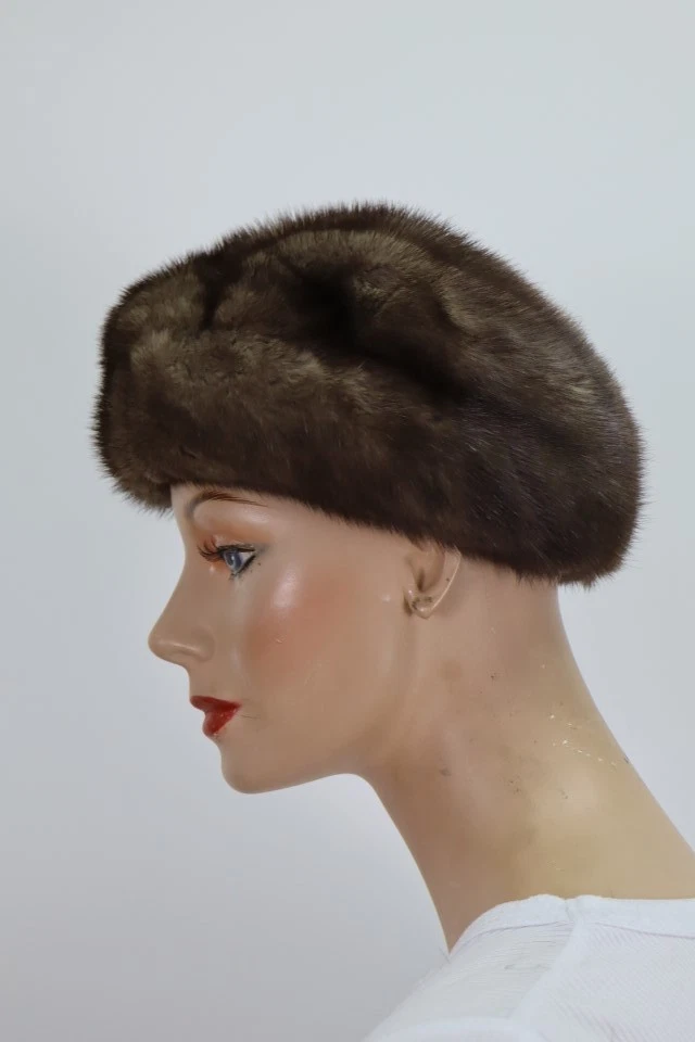 Women's Sz 22" Iris Blue Mink Fur Hat MINT - Image 2