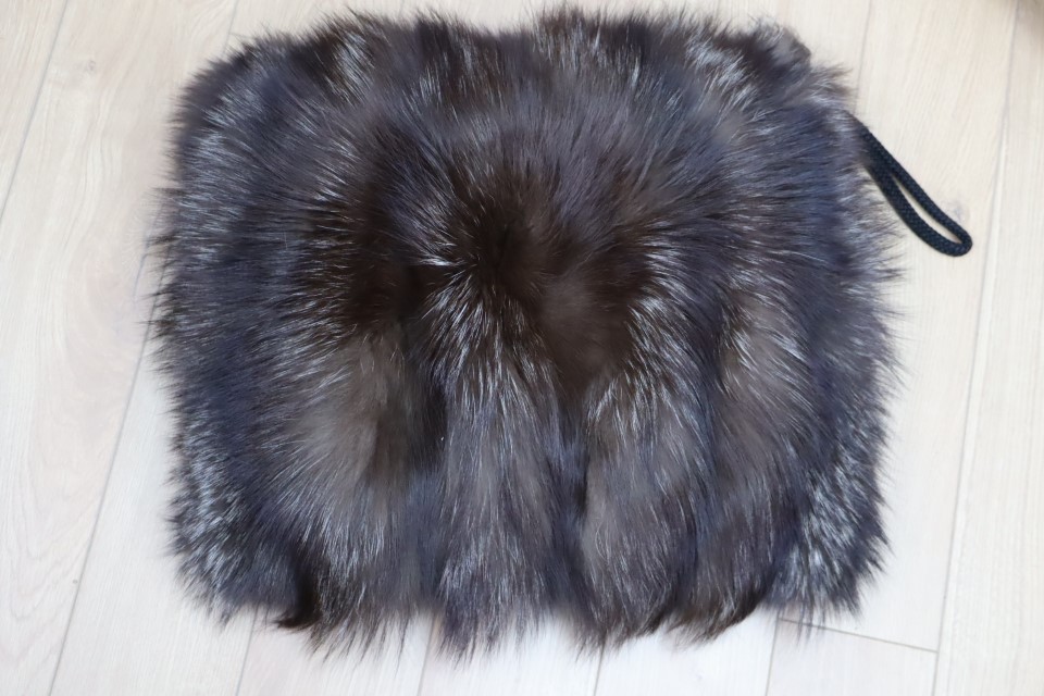 Women's Silver Fox Fur Bag Purse Hand Muff Wristlet MINT - Image 2