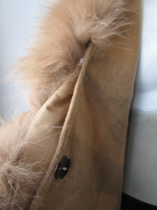 Women's New Cashmere Wool Wrap Cape Shawl Detachable Fox Fur - Image 8