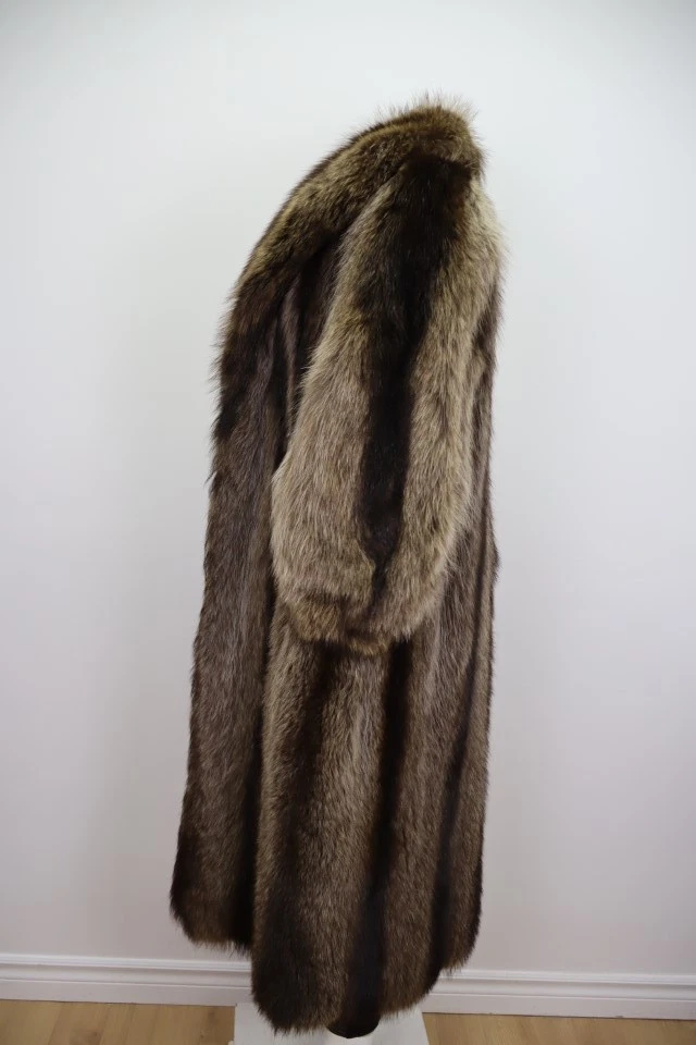 Women's Sz 8 Stylish Raccoon Fur Coat Jacket MINT - Image 3