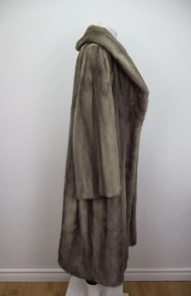 MINT Sapphire Mink Fur Coat Women's 3XL - Image 5