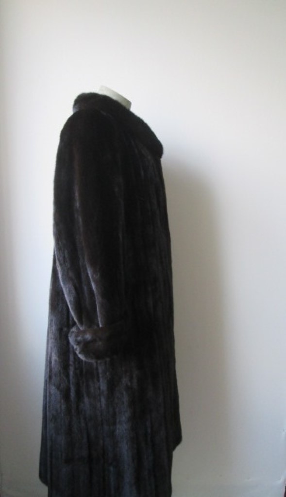 Dark Ranch Female Mink Fur Coat SUPERB 10/12 - Image 2
