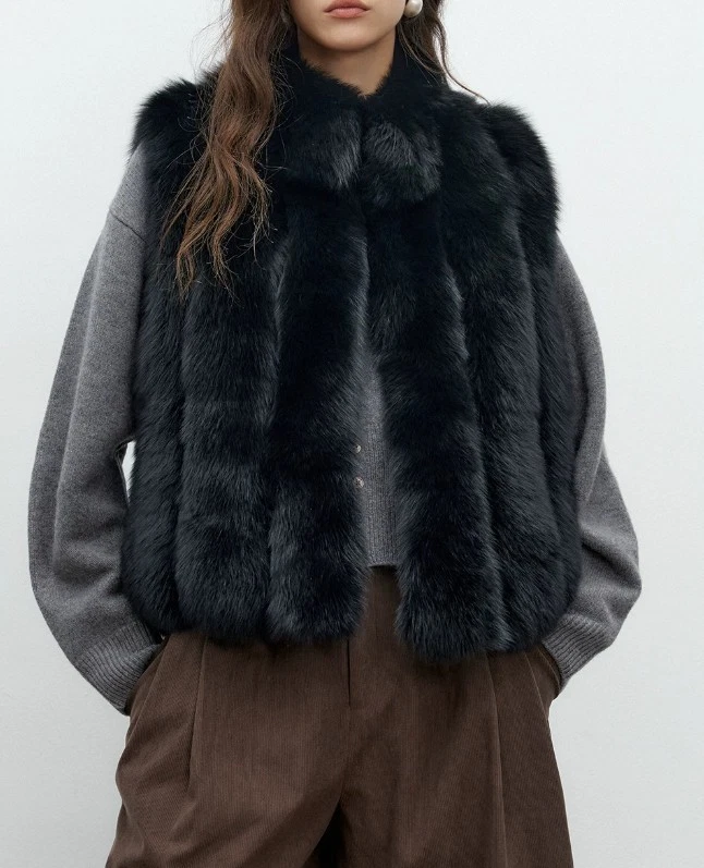 Women's Brand New Black SAGA Fox Fur Vest XS - Image 3