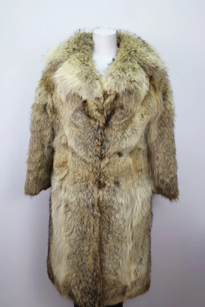 Women's Sz 6 Coyote Fur Coat Jacket Mint Woman - Image 2