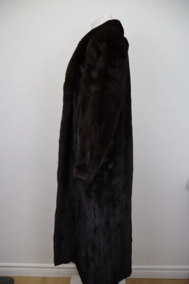 Women's Sz 8 Dark Ranch Mink Fur Coat MINT+ Woman - Image 5