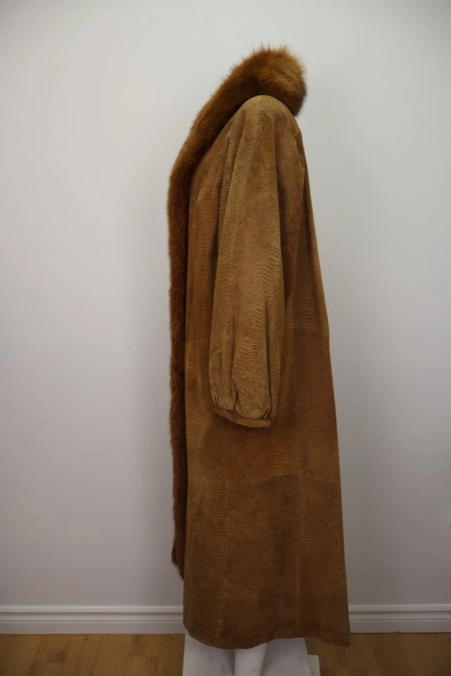 Women's Sz 12 Brown Suede Coat with Fox Fur Superb - Image 3