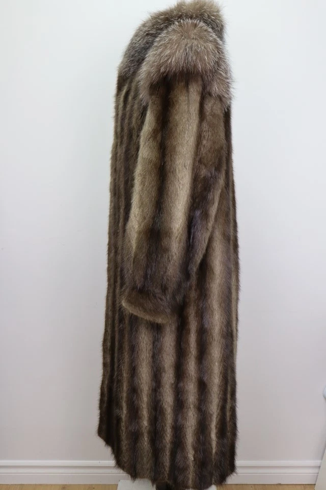 Women's Sz 10 Muskrat Fur Coat Jacket Silver Fox Fur MINT+ Woman - Image 4