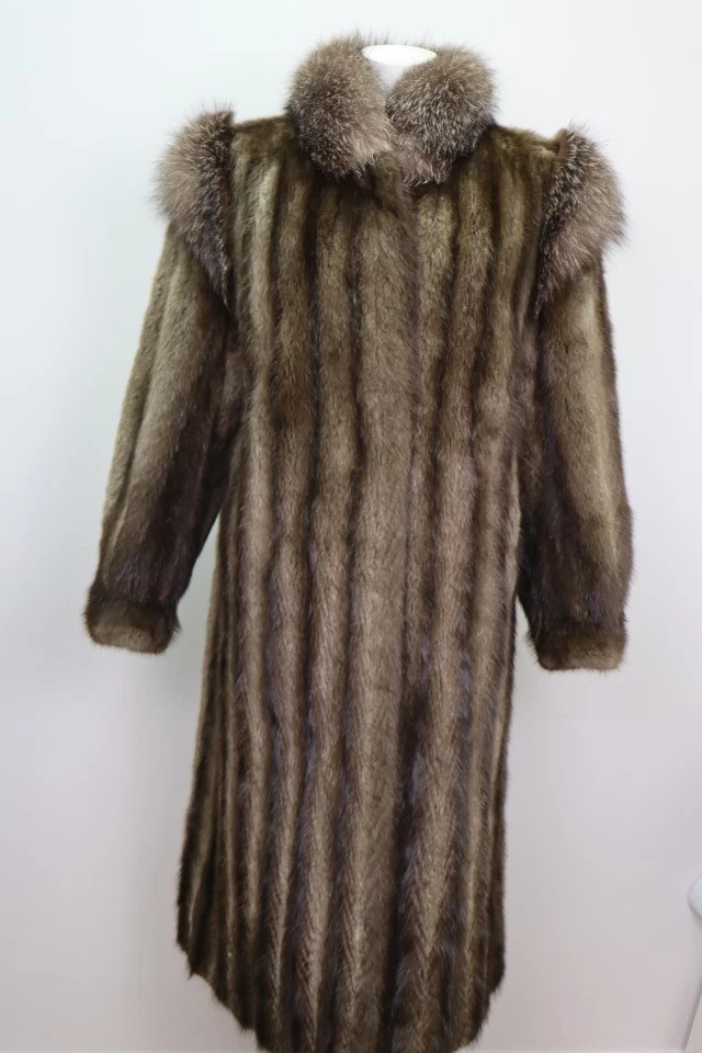 Women's Sz 10 Muskrat Fur Coat Jacket Silver Fox Fur MINT+ Woman - Image 5